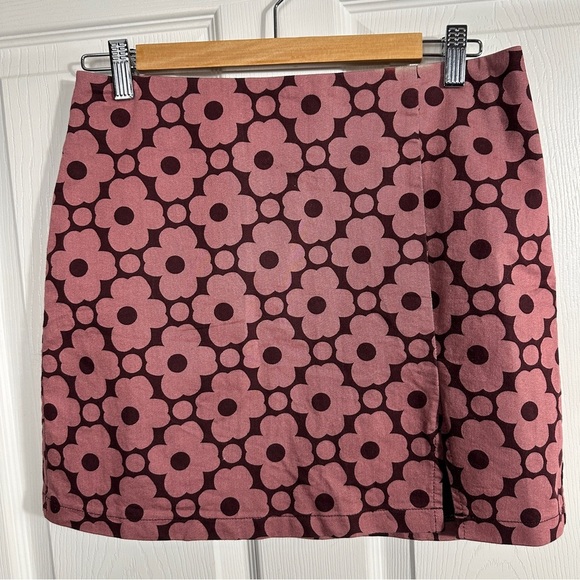 Urban Outfitters miniskirt, floral, MCM, cotton blend, size med. - Picture 1 of 10